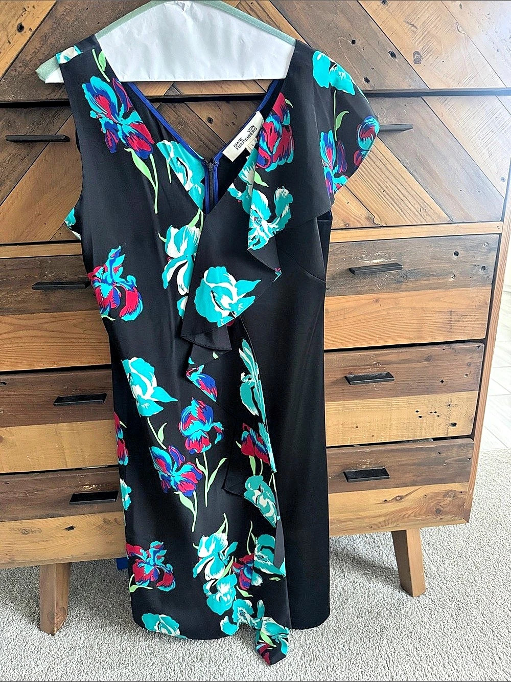 Diane von Furstenberg Ainsworth Floral Silk Dress Size 6 NWT